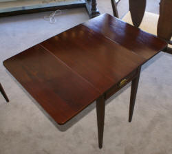 Pair of Craftique solid mahogany Pembroke tables